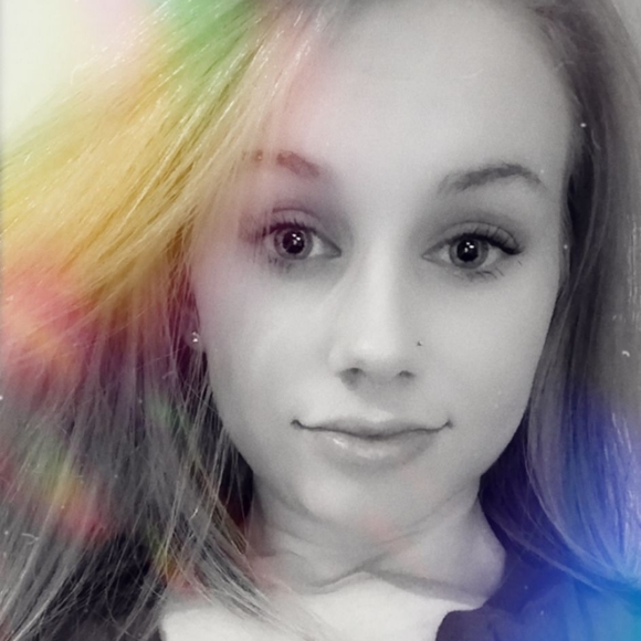 Meet your Posher, Mashayla - Picture 1 of 3